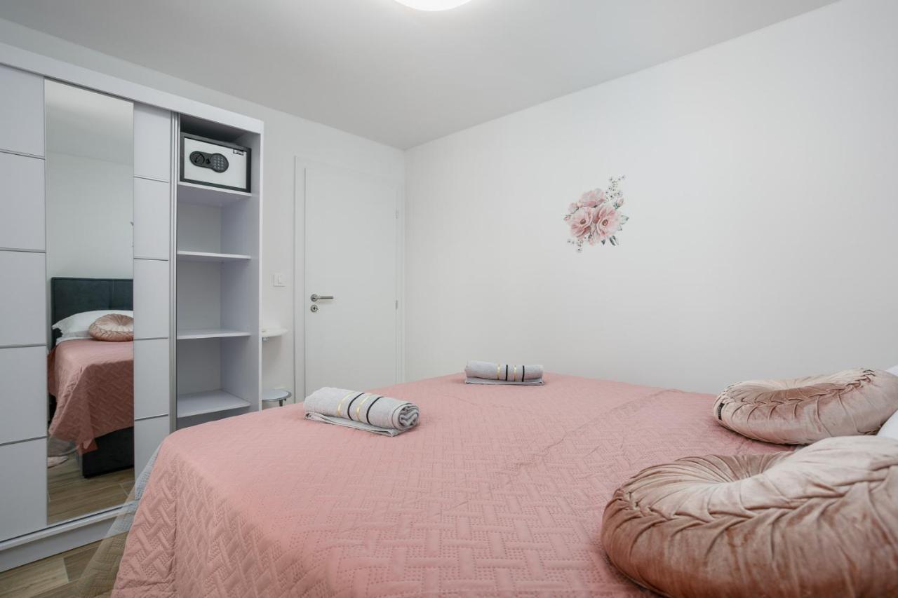 Apartment Ivana Malinska Exterior photo